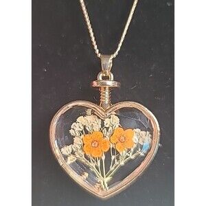New Heart-Shape Dried Flower Crystal Glass Pendant Necklace Goldtone